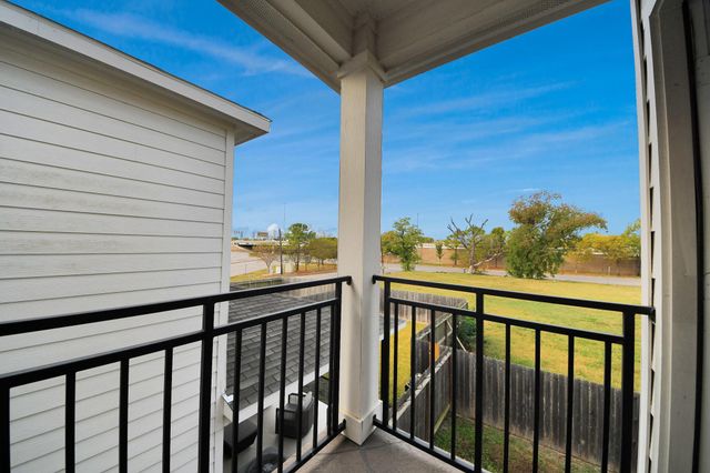 2507 Des Chaumes Street, Houston, TX 77026