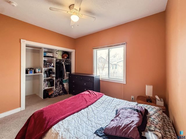 1204 W 13th St Street, Sioux Falls, SD 57104