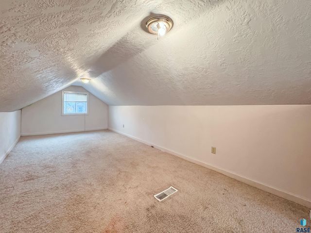 1204 W 13th St Street, Sioux Falls, SD 57104