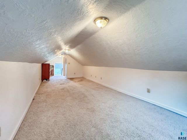 1204 W 13th St Street, Sioux Falls, SD 57104