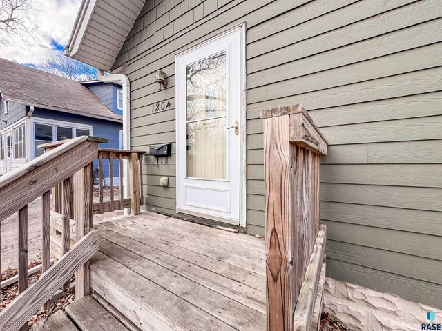 1204 W 13th St Street, Sioux Falls, SD 57104