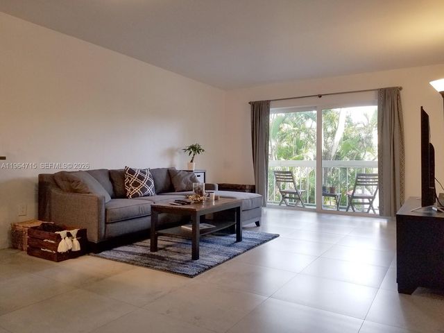 7845 CAMINO REAL O-210, Miami, FL 33143