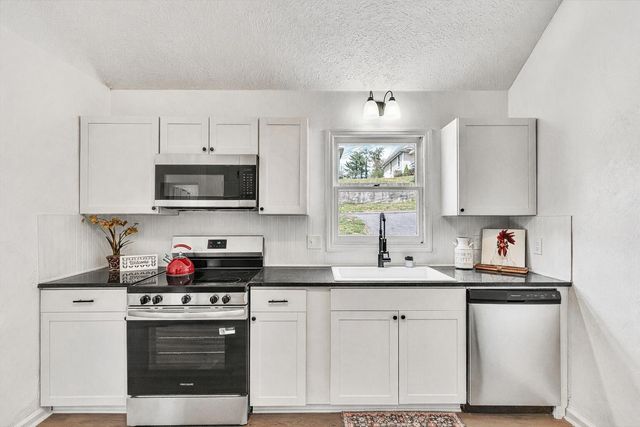 2321 Dunkirk AVE, Roanoke, VA 24012