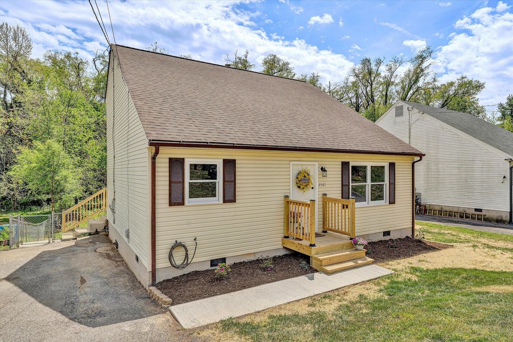 2321 Dunkirk AVE, Roanoke, VA 24012