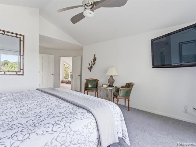2314 N Duck Lake Road, Highland, MI 48356