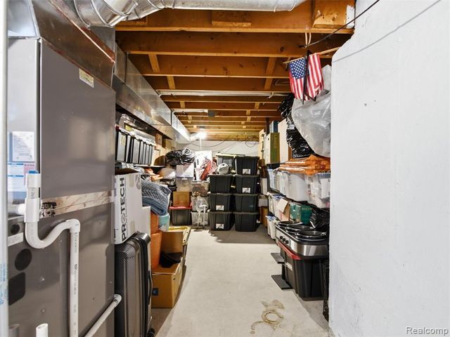 2314 N Duck Lake Road, Highland, MI 48356