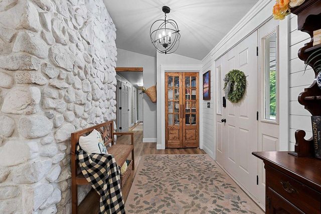 915 LA COUNT ROAD, Green Bay, WI 54313