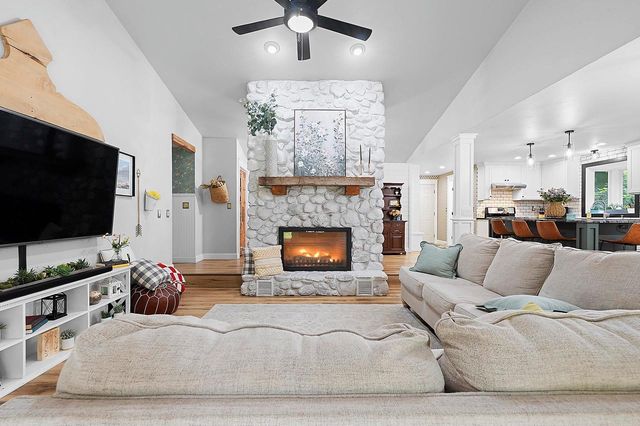 915 LA COUNT ROAD, Green Bay, WI 54313