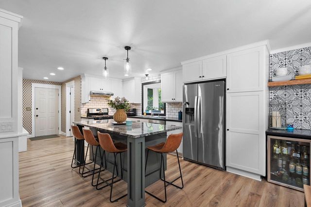 915 LA COUNT ROAD, Green Bay, WI 54313