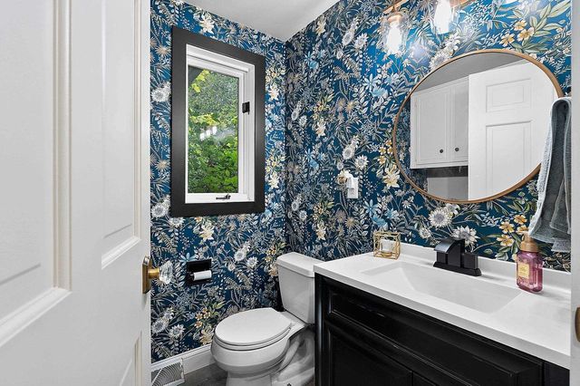 915 LA COUNT ROAD, Green Bay, WI 54313
