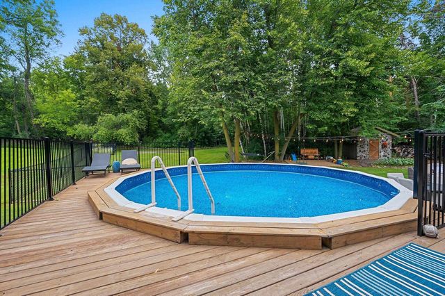 915 LA COUNT ROAD, Green Bay, WI 54313