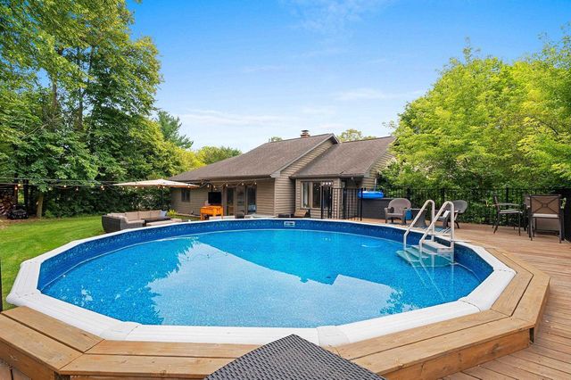 915 LA COUNT ROAD, Green Bay, WI 54313