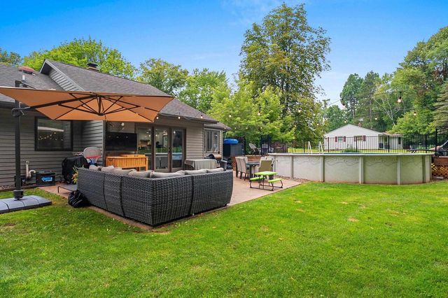 915 LA COUNT ROAD, Green Bay, WI 54313