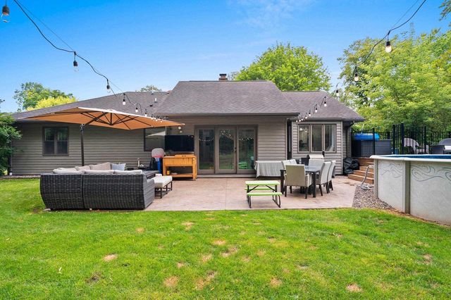 915 LA COUNT ROAD, Green Bay, WI 54313
