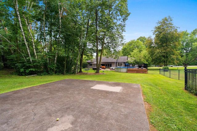 915 LA COUNT ROAD, Green Bay, WI 54313