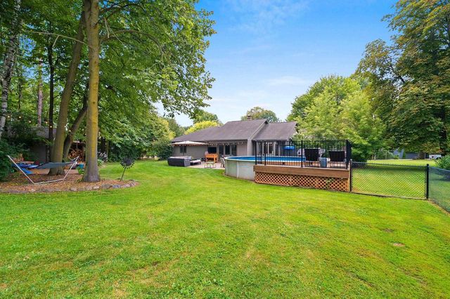 915 LA COUNT ROAD, Green Bay, WI 54313