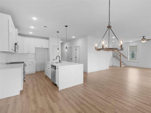 245 Lakeview Drive, Locust Grove, GA 30248
