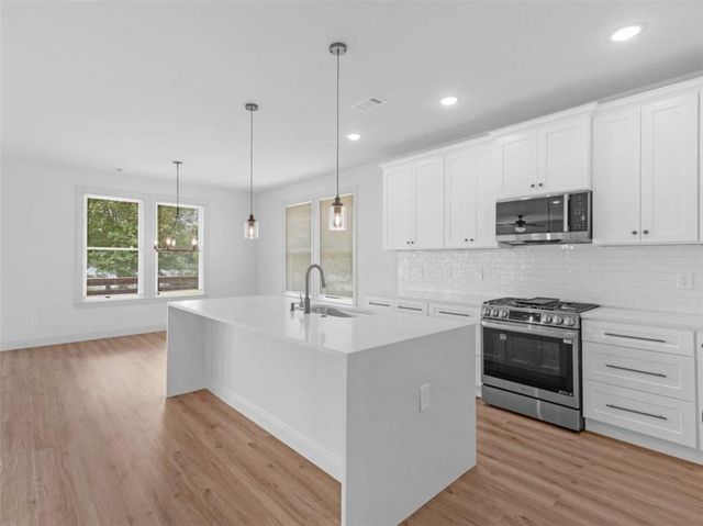 245 Lakeview Drive, Locust Grove, GA 30248