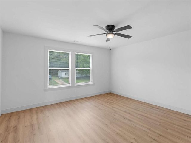 245 Lakeview Drive, Locust Grove, GA 30248
