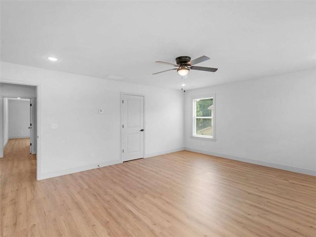 245 Lakeview Drive, Locust Grove, GA 30248
