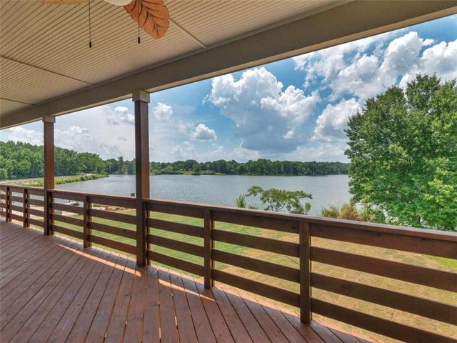 245 Lakeview Drive, Locust Grove, GA 30248