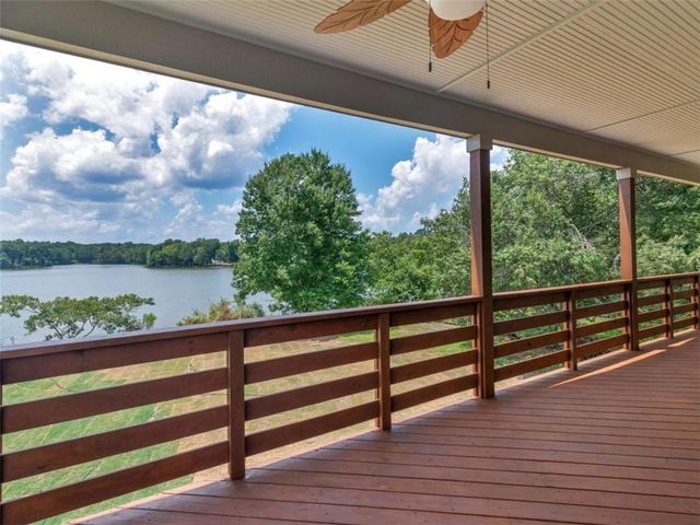 245 Lakeview Drive, Locust Grove, GA 30248