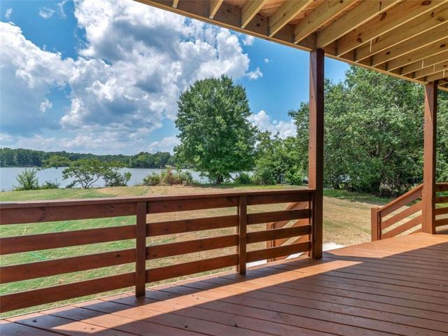 245 Lakeview Drive, Locust Grove, GA 30248