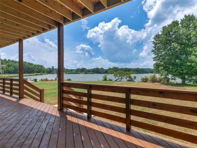 245 Lakeview Drive, Locust Grove, GA 30248