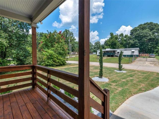 245 Lakeview Drive, Locust Grove, GA 30248