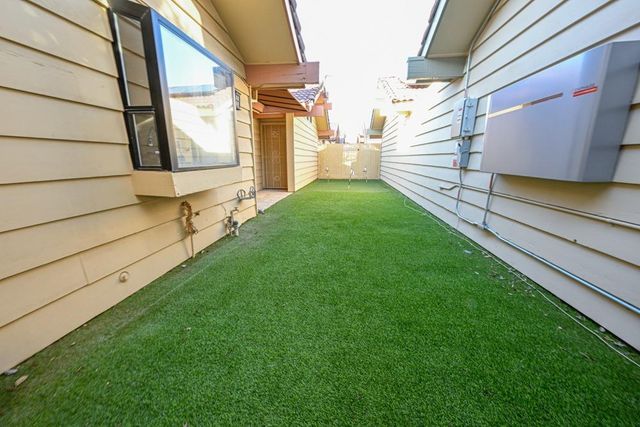 6189 N West, Fresno, CA 93711