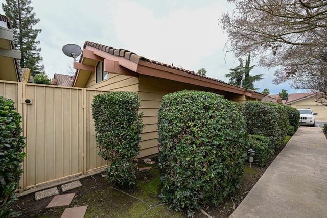 6189 N West, Fresno, CA 93711