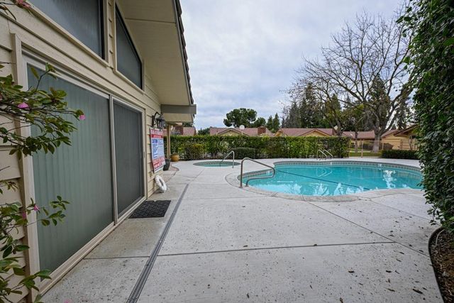 6189 N West, Fresno, CA 93711