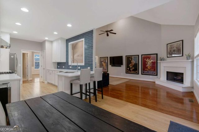 6365 Aarons Way, Flowery Branch, GA 30542