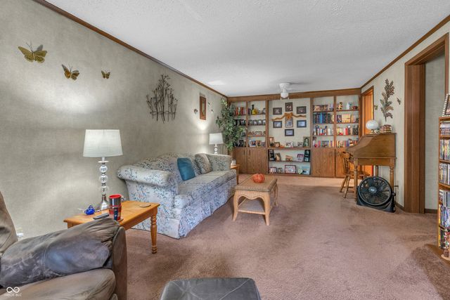 3033 S P Street, Elwood, IN 46036