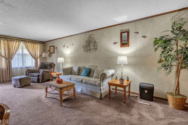 3033 S P Street, Elwood, IN 46036