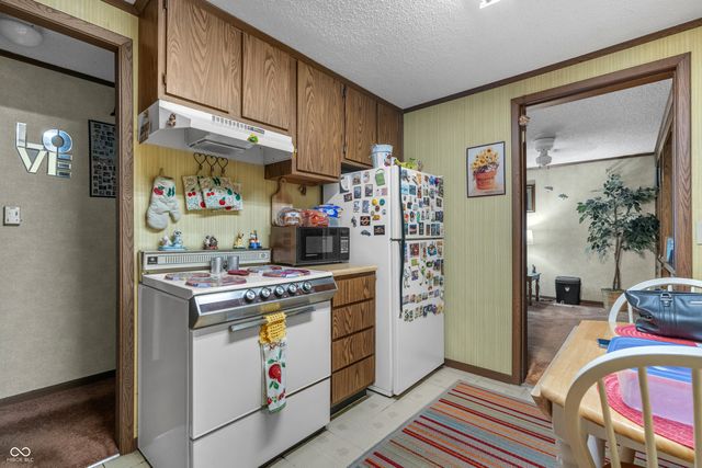 3033 S P Street, Elwood, IN 46036