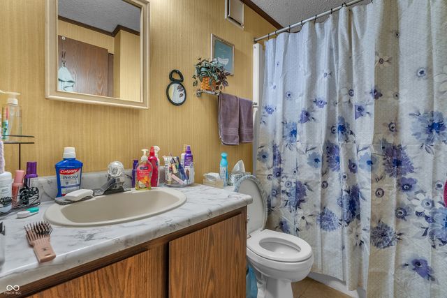 3033 S P Street, Elwood, IN 46036