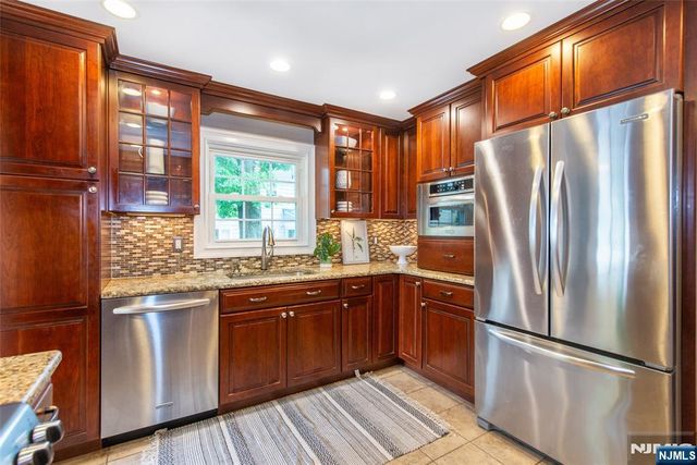 9 Hamilton Terrace, Montclair, NJ 07043