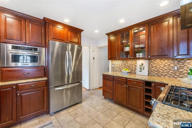 9 Hamilton Terrace, Montclair, NJ 07043