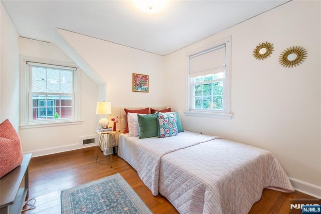 9 Hamilton Terrace, Montclair, NJ 07043