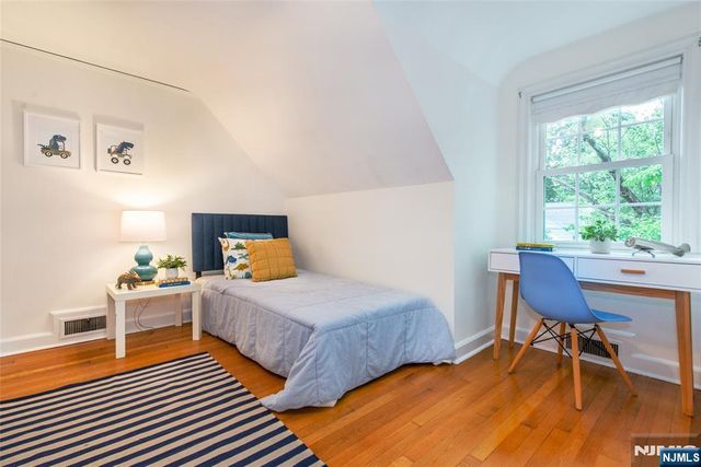 9 Hamilton Terrace, Montclair, NJ 07043