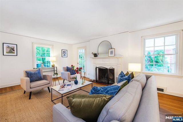 9 Hamilton Terrace, Montclair, NJ 07043