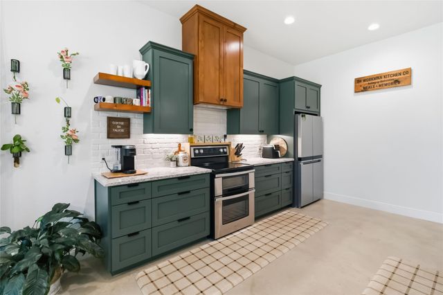 178 Waikakaaua DR, Bastrop, TX 78602