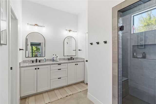 178 Waikakaaua DR, Bastrop, TX 78602