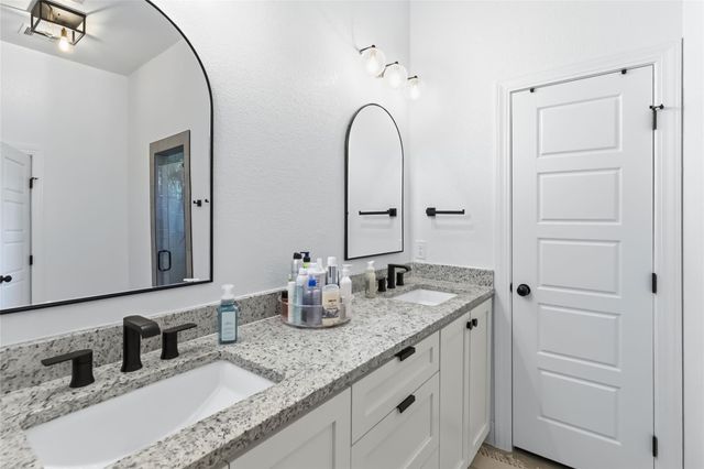 178 Waikakaaua DR, Bastrop, TX 78602