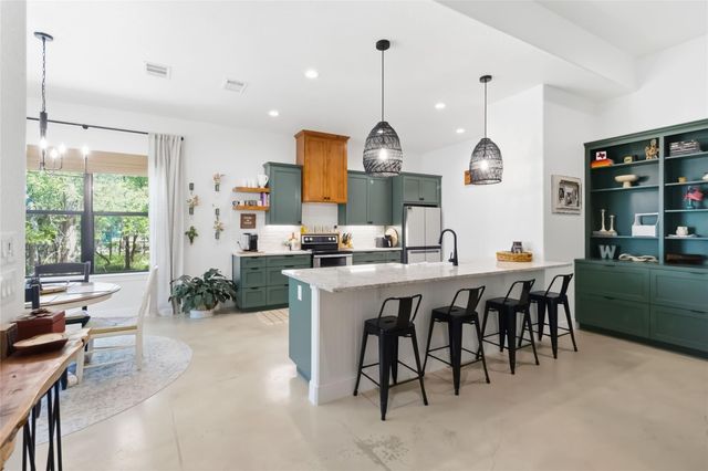 178 Waikakaaua DR, Bastrop, TX 78602