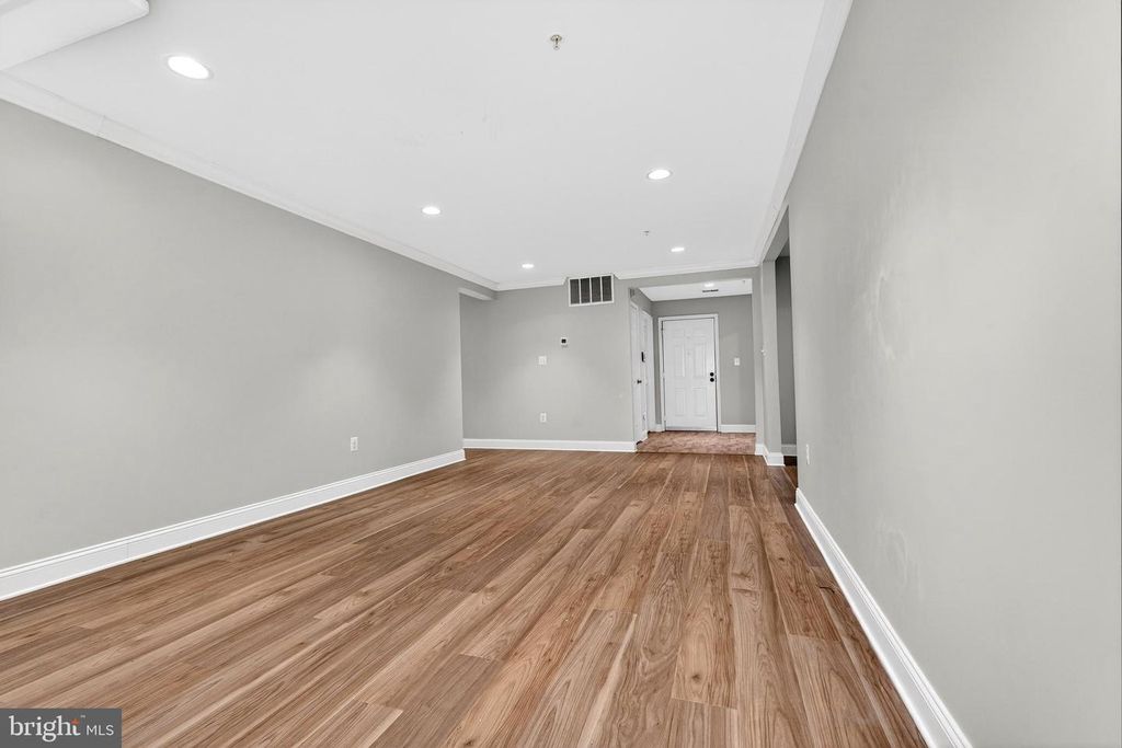 Image 11 of property listing at 4500 CHAUCER WAY #101, Owings Mills, MD 21117