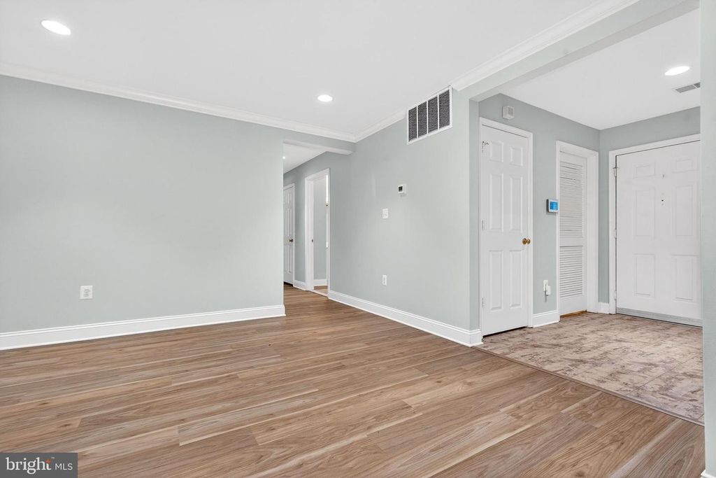 Image 12 of property listing at 4500 CHAUCER WAY #101, Owings Mills, MD 21117