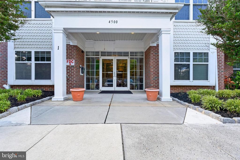 Image 2 of property listing at 4500 CHAUCER WAY #101, Owings Mills, MD 21117