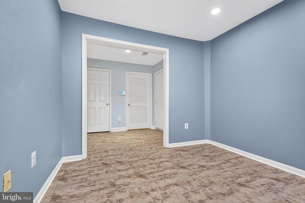 Image 7 of property listing at 4500 CHAUCER WAY #101, Owings Mills, MD 21117
